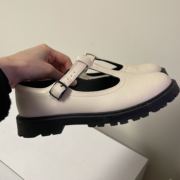 Zara Mary Janes lug sole buckled t-strap shoes flats - Picture 3 of 5